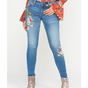 Miss Me Jeans Freshly Picked Skinny Mid Embroider